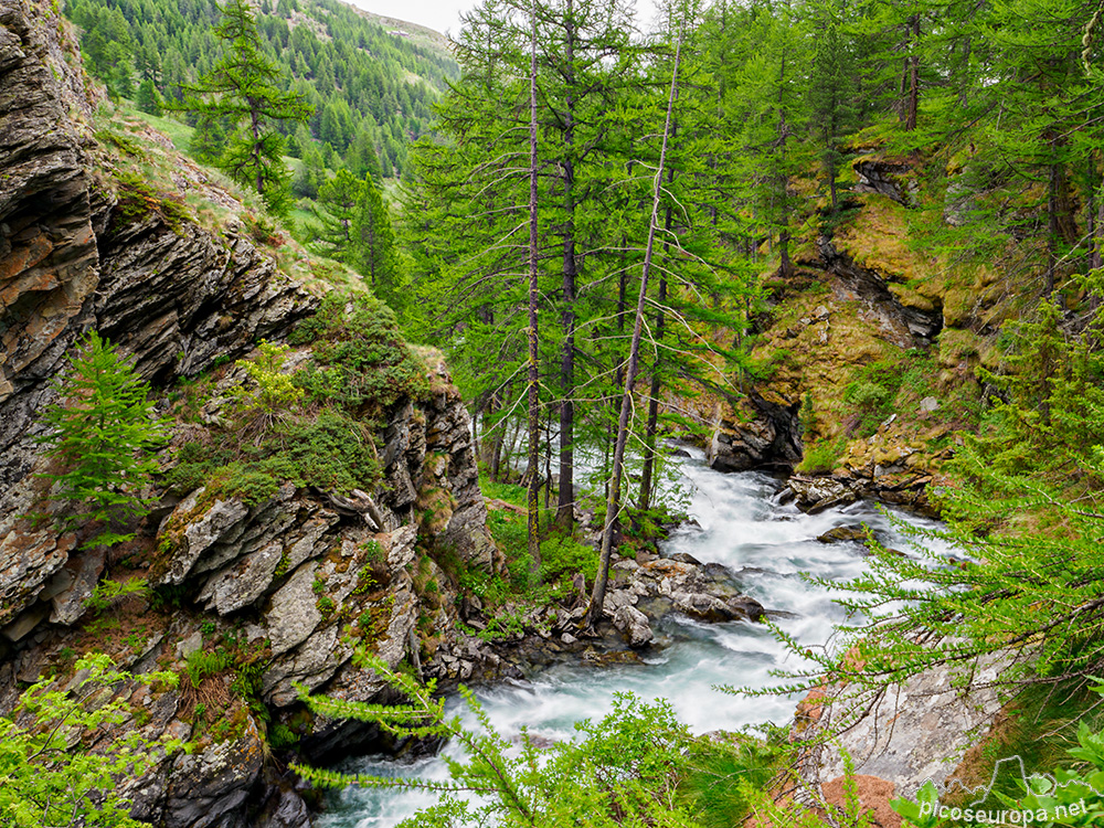 Foto: Río Clarée en el Haute Vallée de la Clarée, Alpes, Francia.