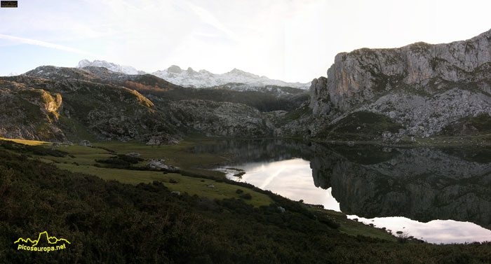 Lago de la Ercina, empezando el camino de Ario. Lagos de Covadonga, Picos de Europa