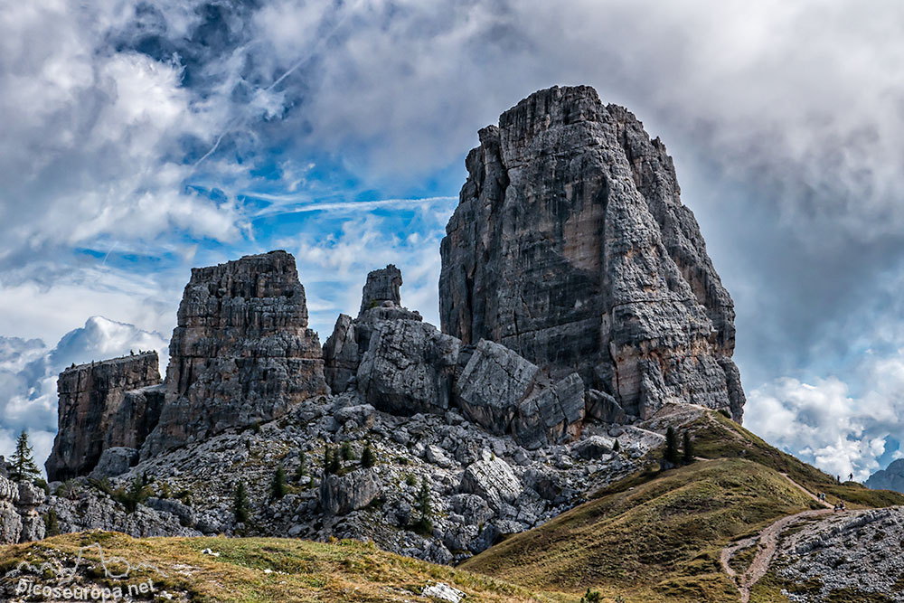Cinque Torre uno de los lugares más visitados de las Dolomitas