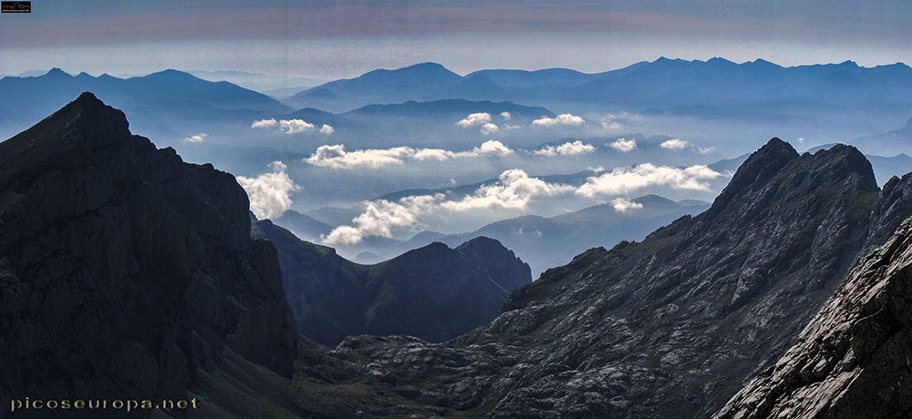 Foto: Panorámica de la Vega de Liordes desde la Torre del Friero, Picos de Europa, España