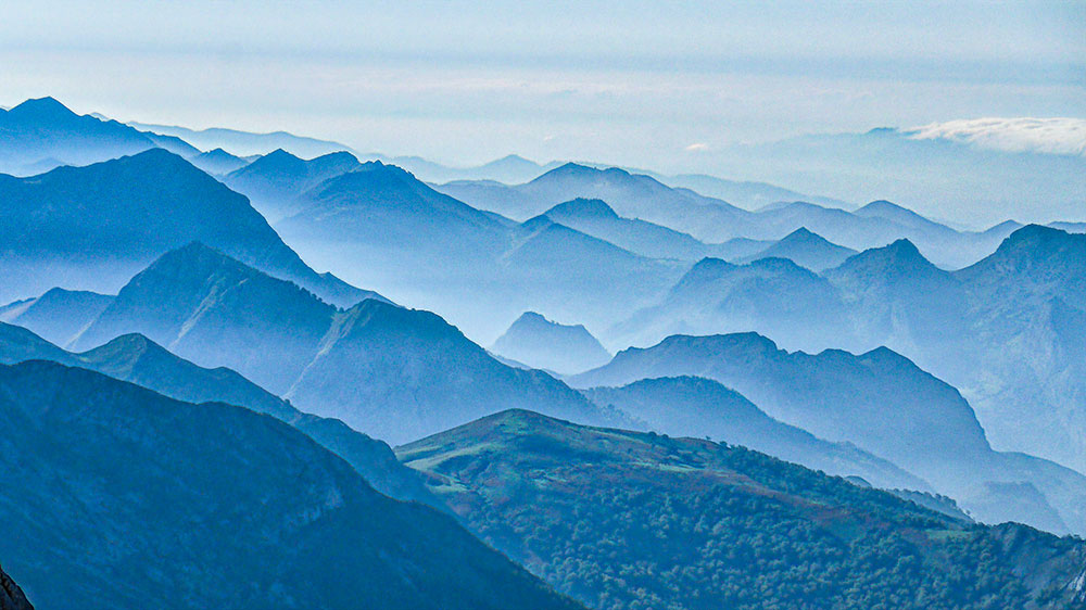 Foto: Cordillera Cantábrica desde Vega Huerta, Macizo Occidental de Picos de Europa