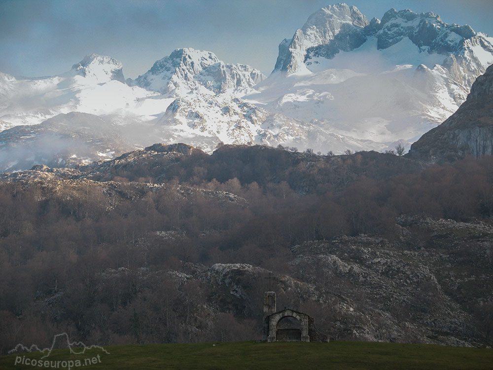 Foto: Ermita de Enol, Picos de Europa