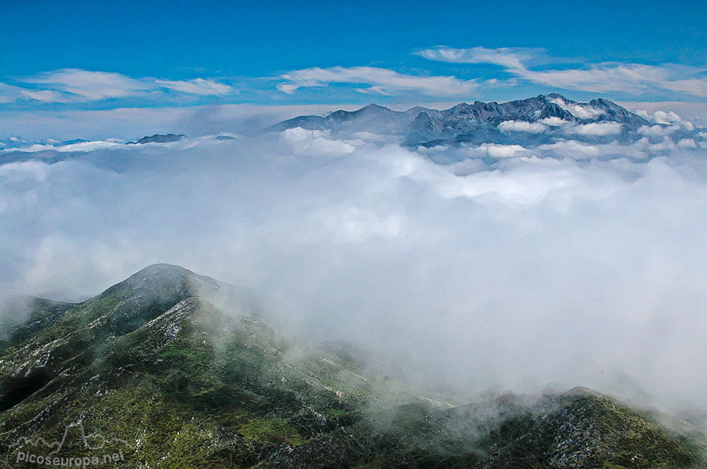 Pico Turbina (1.315 m), Sierra del Cuera, Asturias. Ruta de Ascencin por su vertiente Sur (Arenas de Cabrales, Arangas)