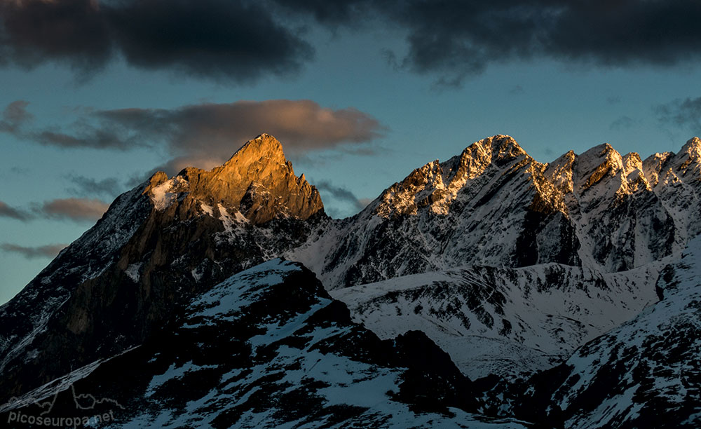 Foto: Pic Gabizos, La Latte y Bazen desde el Col de Aubisque, Pirineos, Francia