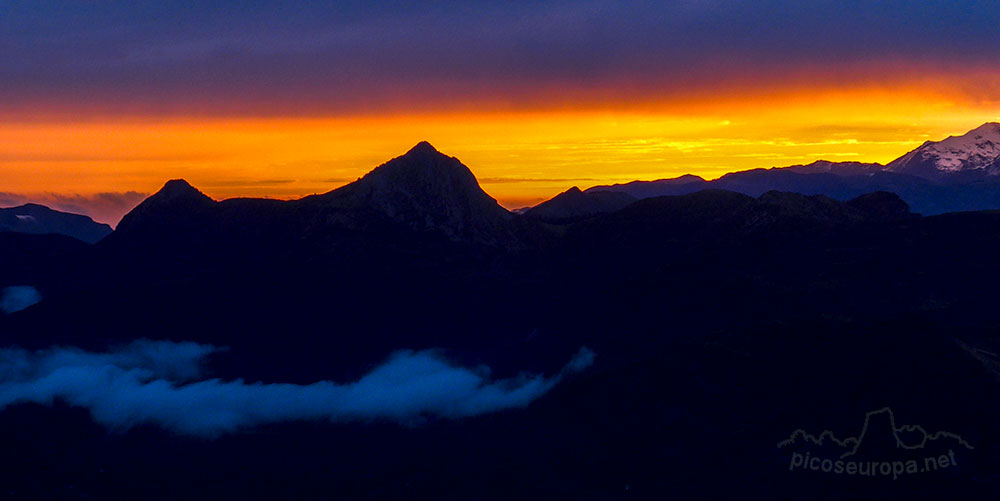 Foto: Pic Navaillo y Pic Bazes desde Col de Aubisque, Gourette, Pirineos