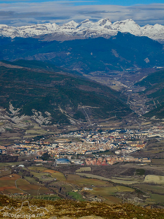 Pirineos desde Peña Oroel, Pre Pirineos de Huesca, Aragón