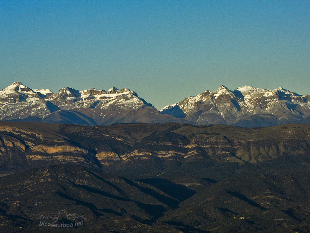 Los Pirineos desde el Puchilibro, Huesca, Pre Pirineos, Aragón, España