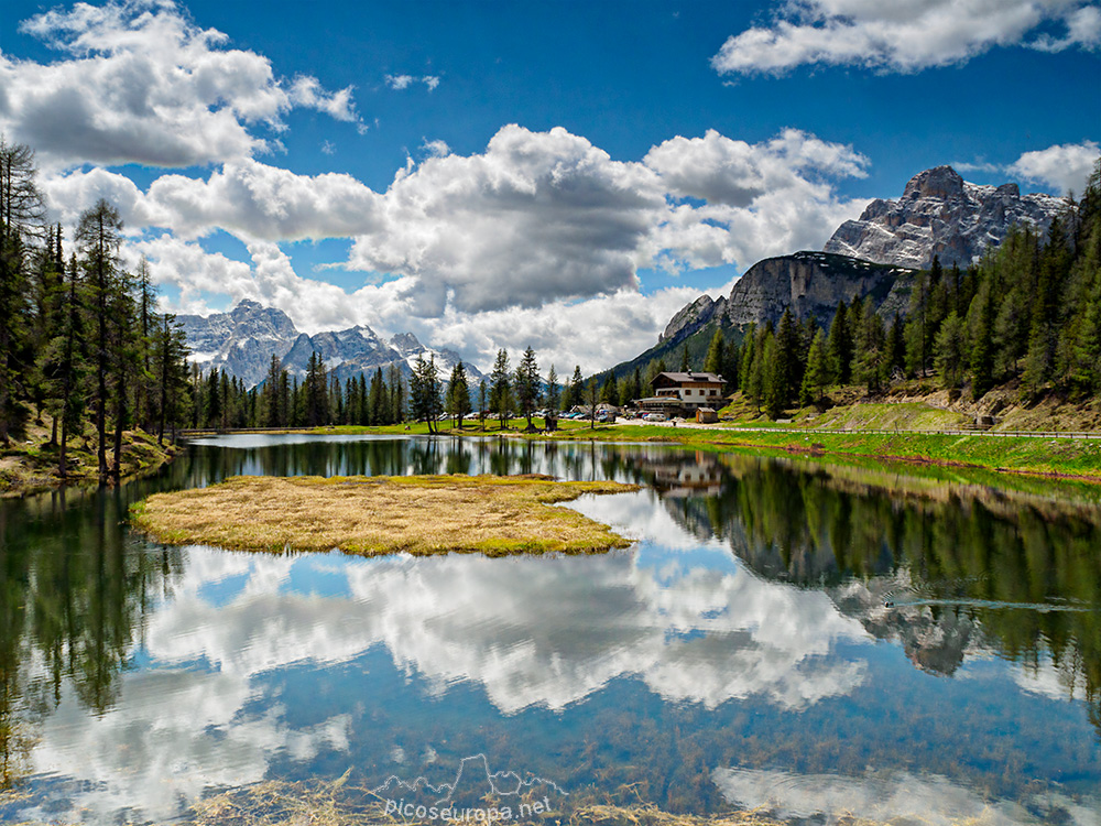 Foto: Lago Antorno, al fondo el Macizo del Sorapis, a la derecha Piz Popena, Dolomitas, Italia.