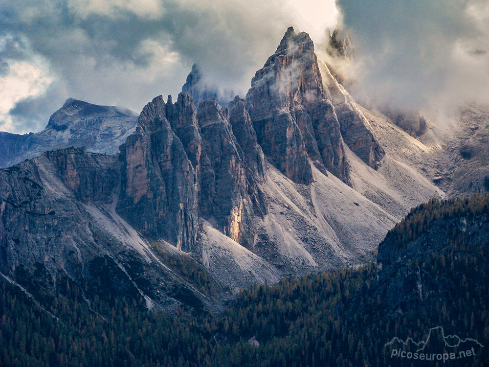 Croda di Lago desde la ferrata Giuseppe Olivieri a la Punta Ana en la Tofana di Mezo 