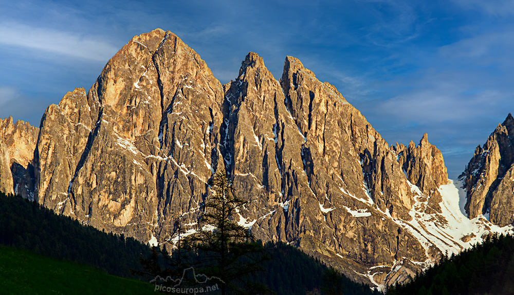 Foto: Montañas del Odle, Val di Funes, Dolomitas, Italia.