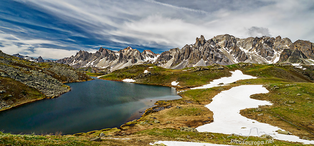 Foto: Lac Long en la zona del Haute Vallée de la Clarée, muy cerca de la ciudad de Briançon. Alpes Francia.