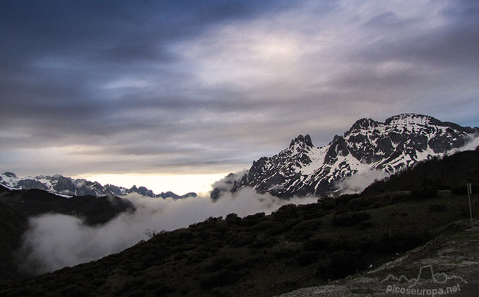 Desde el Puerto de Pandetrave: Torre del Friero y Torre Salinas, Valdeón, León, Picos de Europa