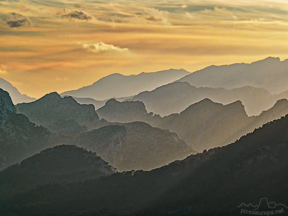 Puesta de sol desde el Cabo Formentor en Mallorca, Baleares.