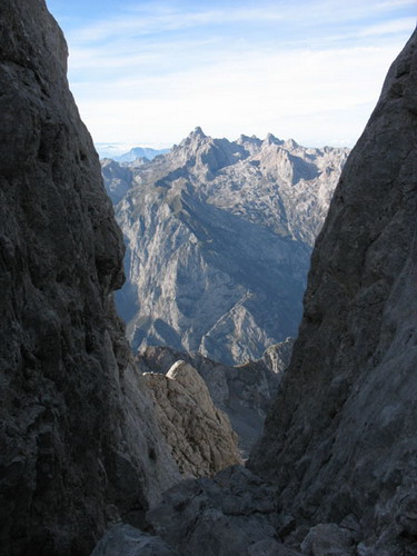 Peña Santa desde la brecha de Cabrones