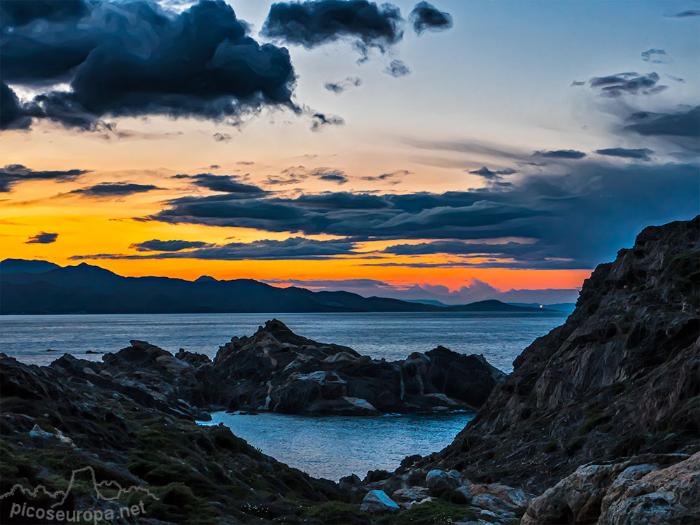 Foto: Puesta de sol en la zona de Cap de Creus, Mediterraneo, Catalunya