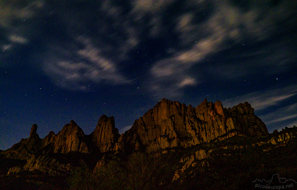 Foto: Noche de estrellas en Montserrat, Catalunya.