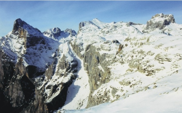 Situación de la Canal de la Celá y el Pico de la Padiorna