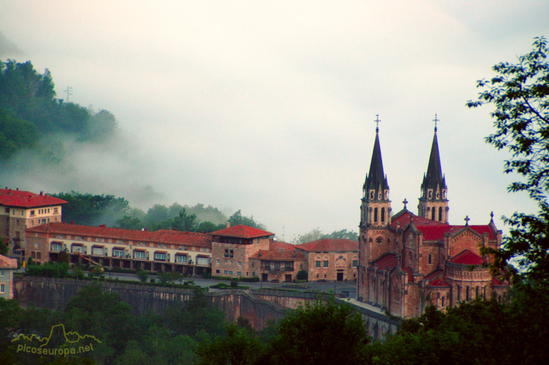 Santuario de Covadonga, Asturias, Picos de Europa