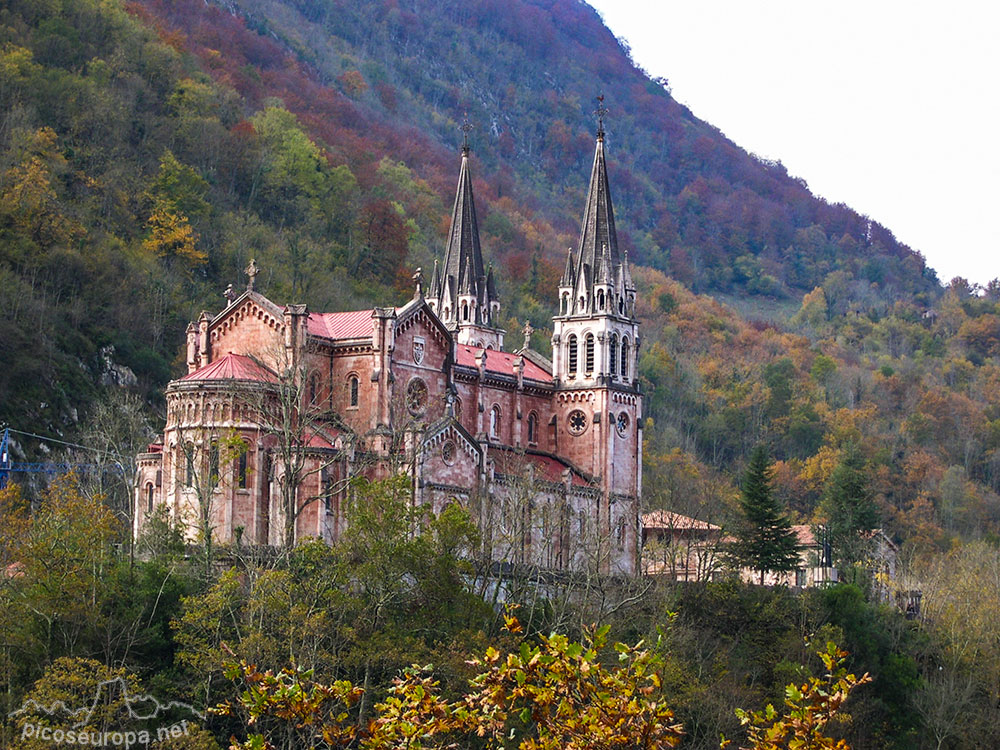 BasÃ­lica Santuario de Covadonga, Asturias, EspaÃ±a, lugares con encanto