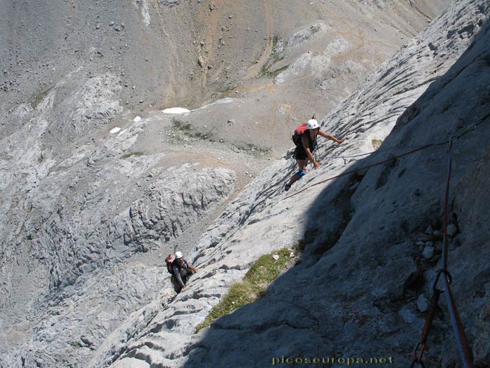 8¦ tirada de la vìa Cepeda al Picu de Urriellu (Naranjo de Bulnes)