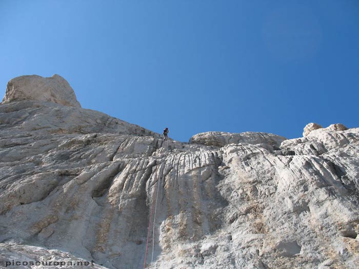 Rapeles de bajada del Picu de Urriellu (Naranjo de Bulnes)