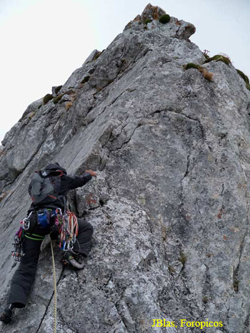 Escaladas: Via Japitaim, Espolon Sur del Susaron, Puebla de Lillo, Riaño, León