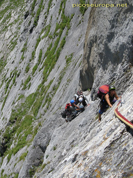 Foto: Escalada en Pene Sarriere, via Ravier, Pirineos, Francia