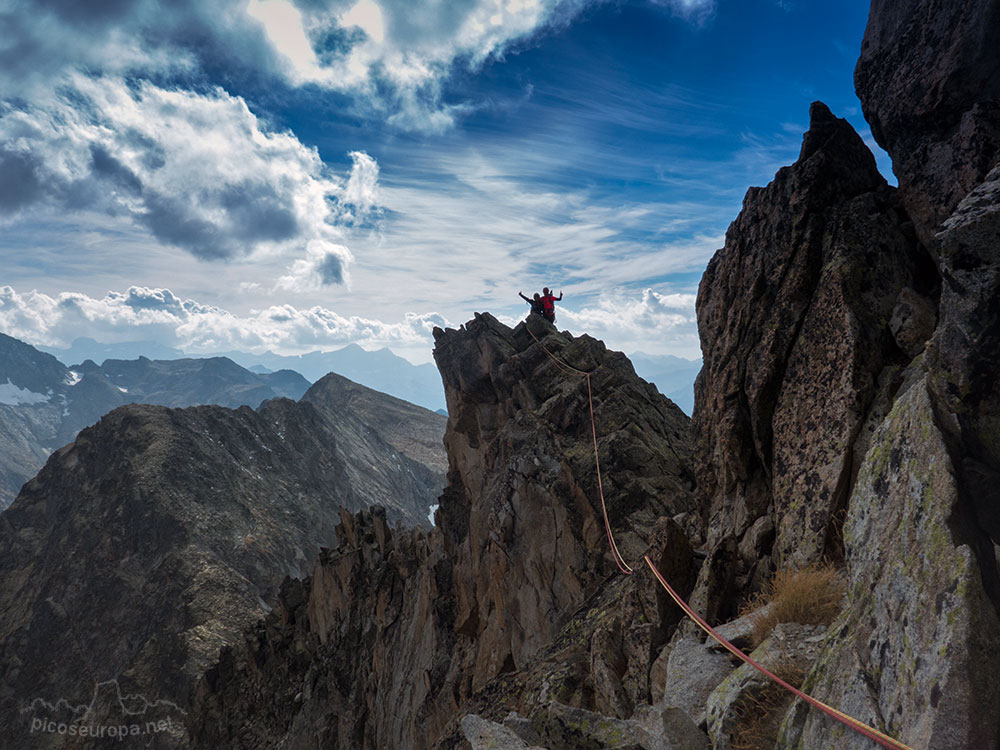 Escalada Arista Trois Conseillers al Pic de Neouvielle, Pirineos, Francia