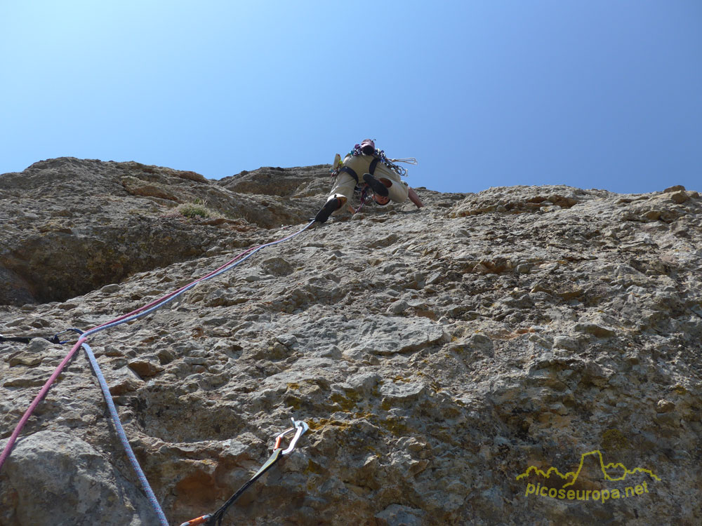 Escalada Espolón del Gállego, Peña Rueba, Murillo de Gállego, Pre Pirineos de Zaragoza, Aragón