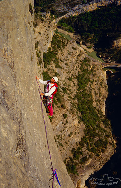 Escaladas: Via Gali en Roca Regina, Lleida, Catalunya