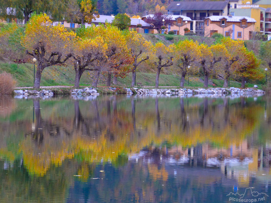 Foto: Otoño en Lauzet-Ubaye a no muchos Km de Gap, Hautes-Alpes, Francia.