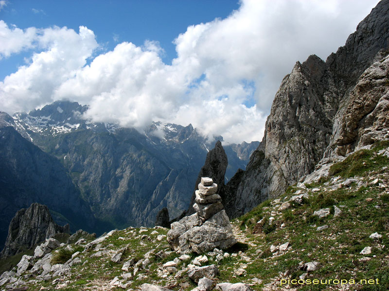 Macizo Occidental (Cornión) de Picos de Europa desde la subida a Collado Jermoso