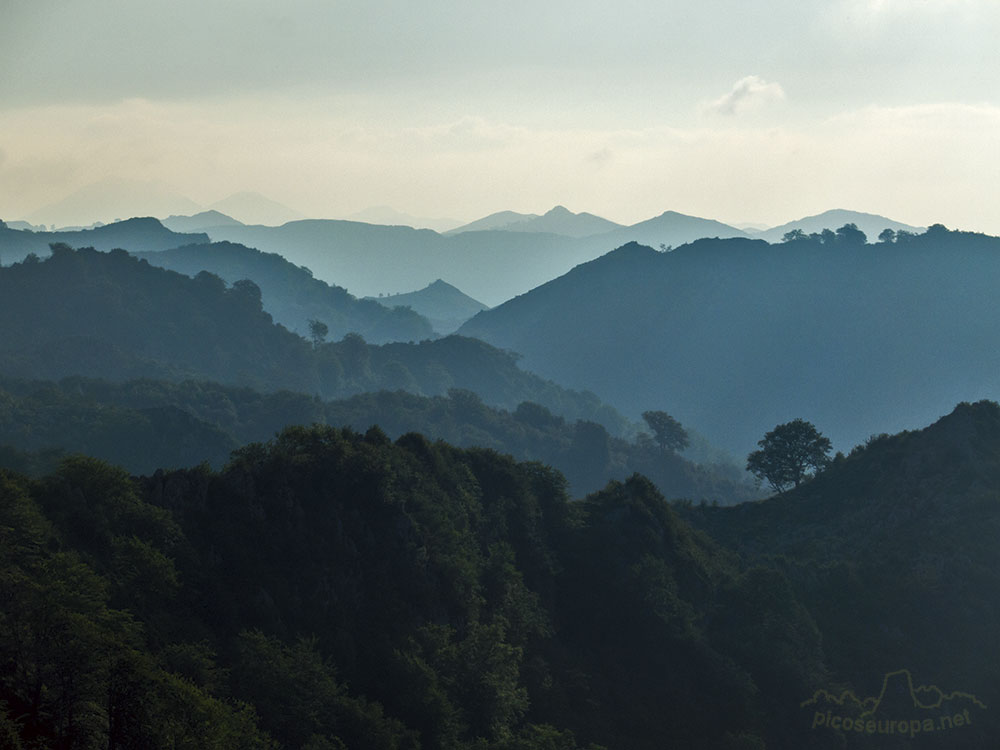 Paisajes desde la carretera de los Lagos de Covadonga, Parque Nacional de Picos de Europa, Asturias