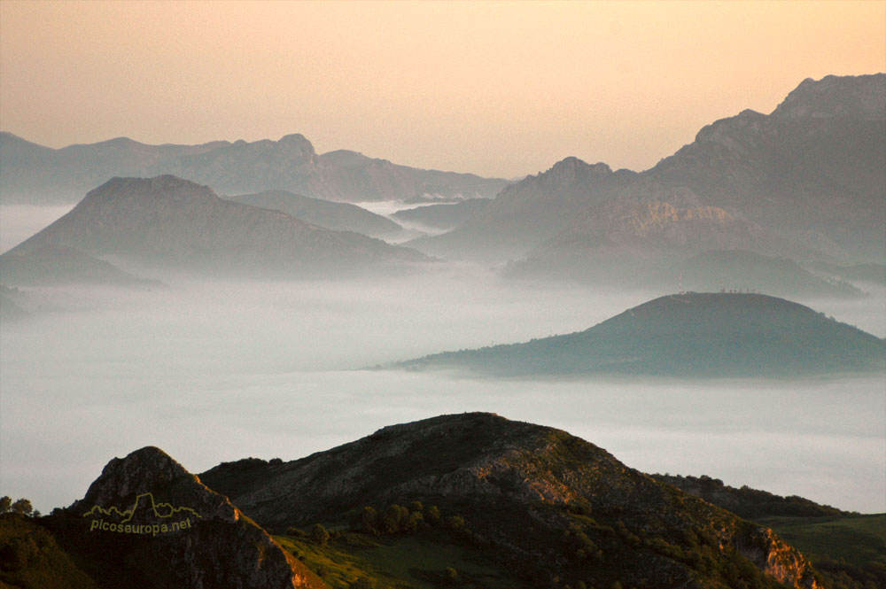 Foto: Desde las proximidades de los Lagos de Covadonga, Parque Nacional de Picos de Europa, Asturias