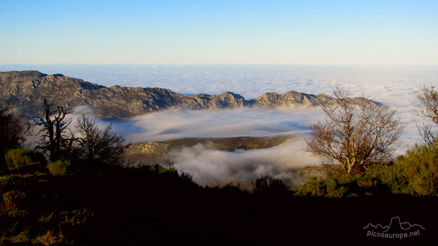 Foto: Sierras Costeras desde Braña de los Tejos, La Liebana, Cantabria