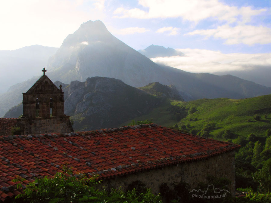 Foto: Iglesia de Cabañes, La Liebana, Cantabria
