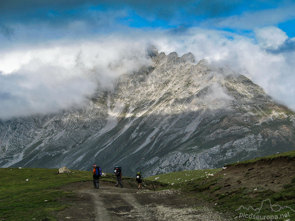 Collado de Camara, Aliva, Picos de Europa, Cantabria