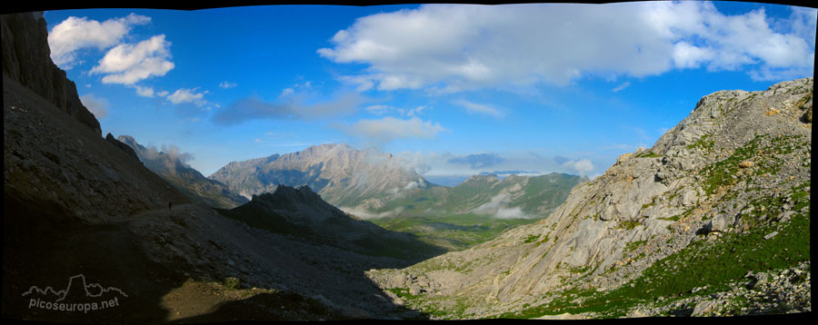 Foto: Macizo Oriental de Picos de Europa y Aliva desde la Horcadina de Covarrobres, La Liebana, Cantabria