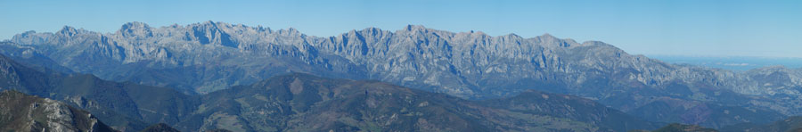 La vertiente Lebaniega de los Picos de Europa desde el Bistruey (Montaña Palentina)