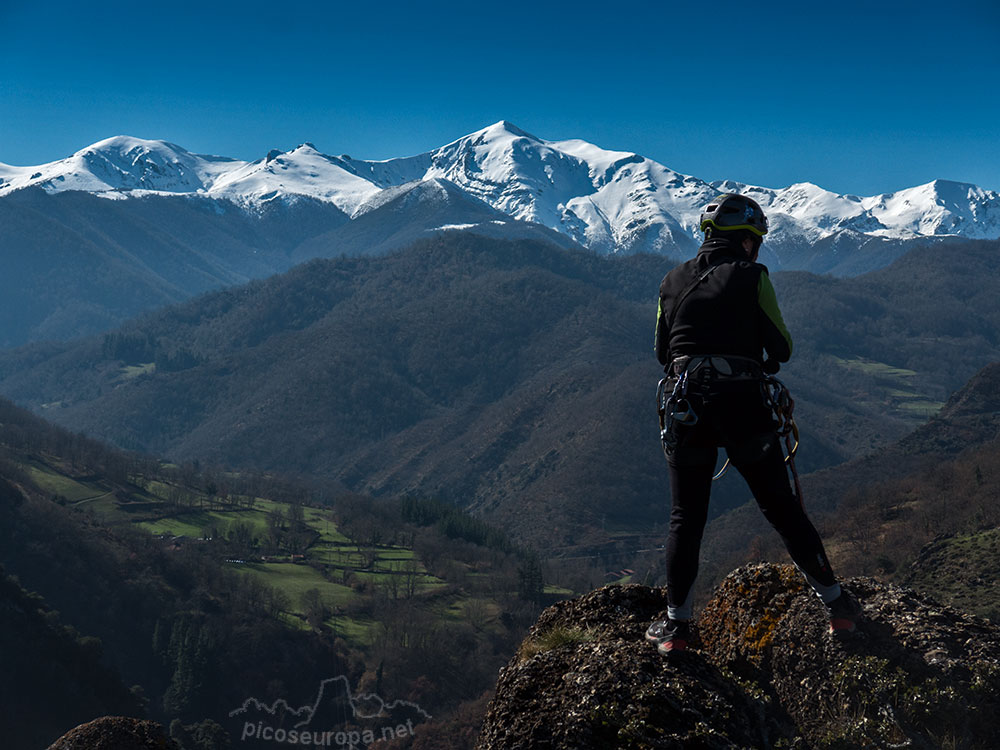 Coriscao, Ferrata de Los Llanos. Picos de Europa, La Liébana, Cantabria, España