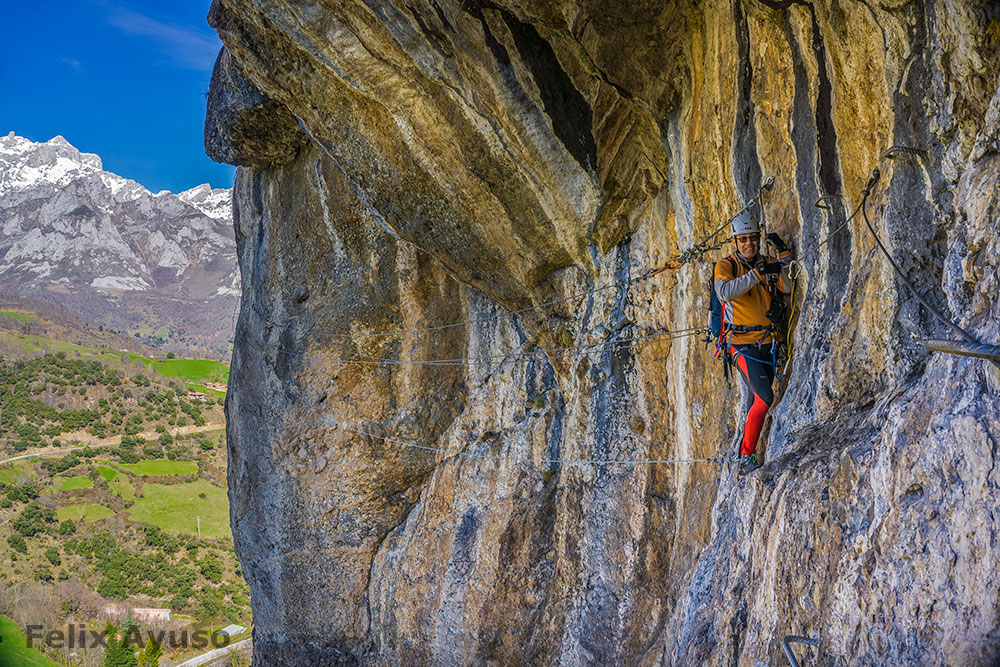 Ferrata de Los Llanos. Picos de Europa, La Liébana, Cantabria, España