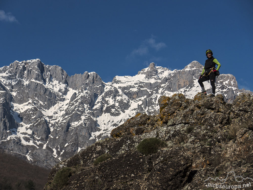 Morra de Lechugales en el Macizo Oriental de Picos de Europa desde la Ferrata de los Llanos, La Liébana, Cantabria, España