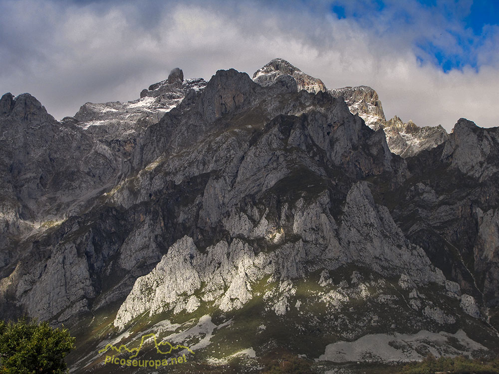 Ruta de Mogrovejo a Peña Oviedo, La Liebana, Cantabria, Picos de Europa, España