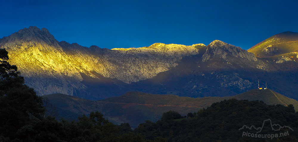 Ruta de Mogrovejo a Peña Oviedo, La Liebana, Cantabria, Picos de Europa, España