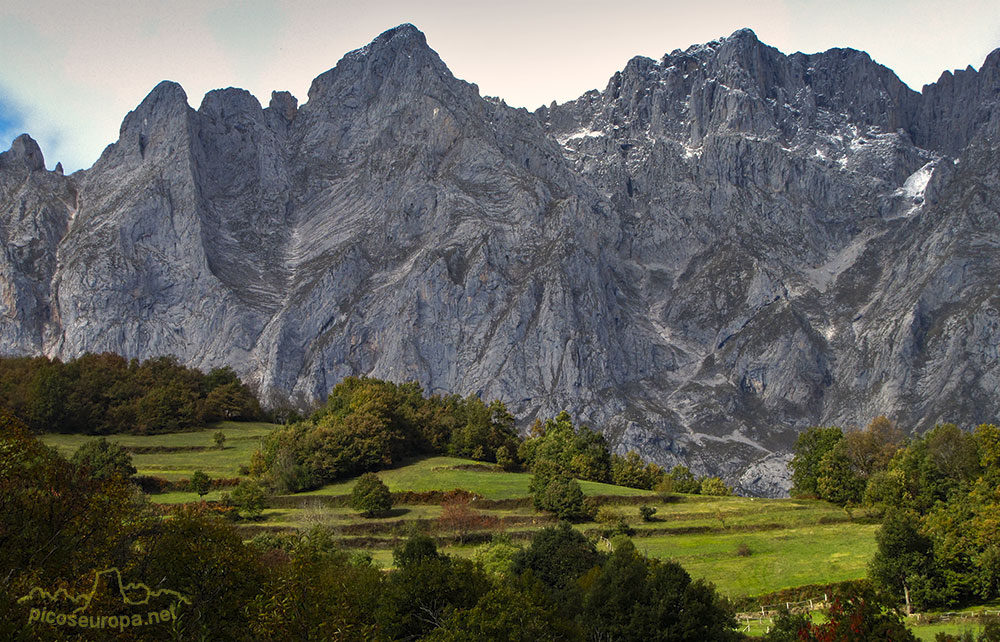 Pico Pozan con la arista del Jiso, Prao Cortes y Pico Cortes, La Liebana, Cantabria, Picos de Europa, España