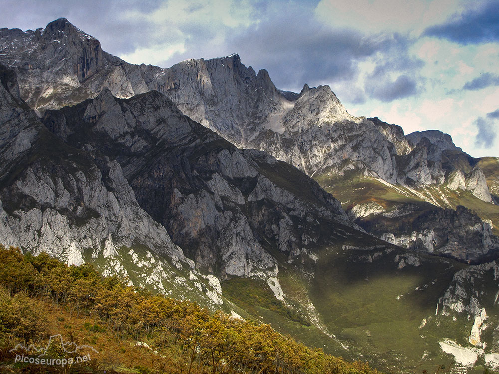 Ruta de Mogrovejo a Peña Oviedo, La Liebana, Cantabria, Picos de Europa, España