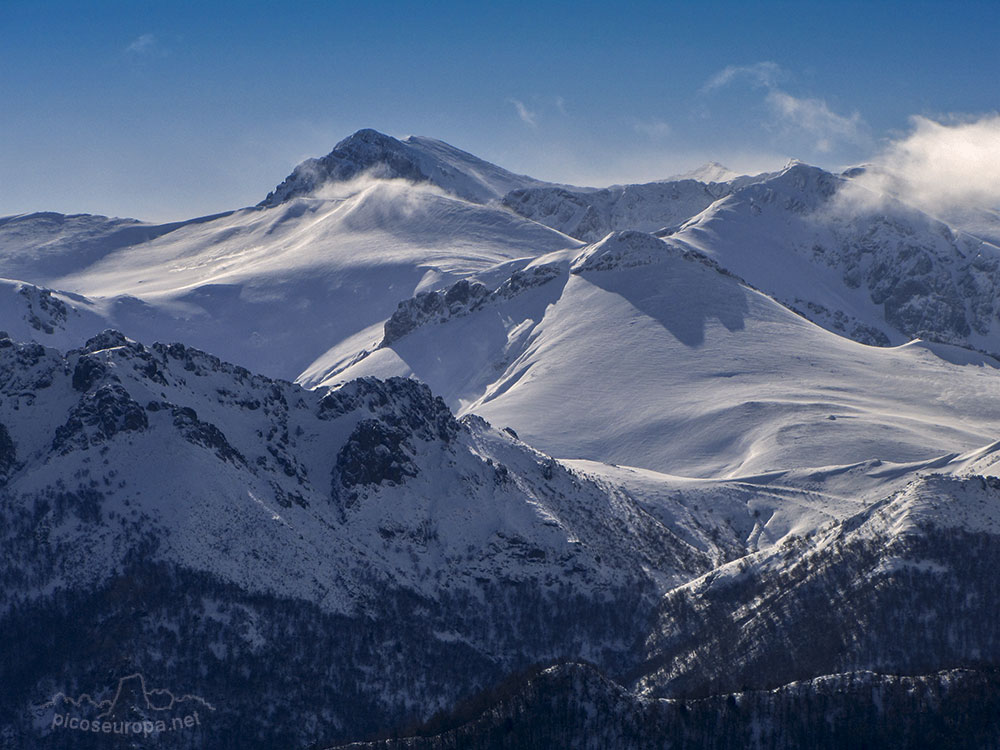 Desde las proximidades de Peña Oviedo, Picos de Europa, La Liebana, Cantabria