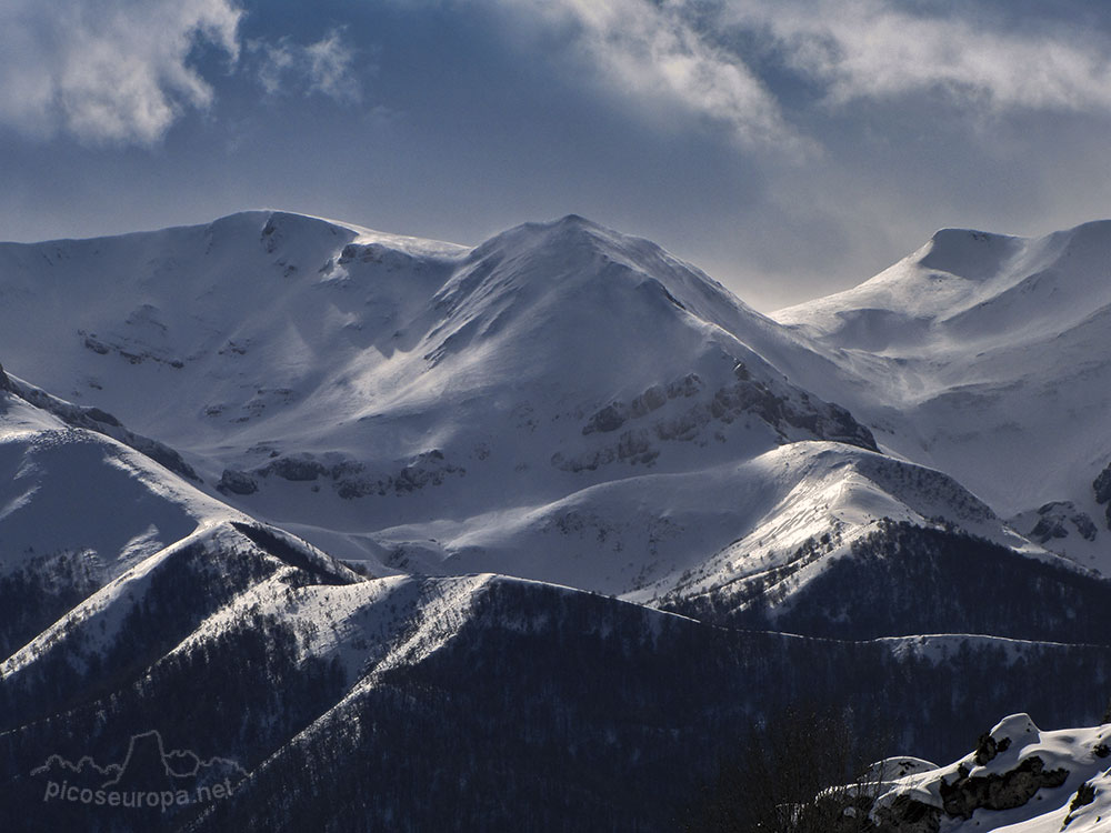 En las proximidades de Peña Oviedo, Picos de Europa, La Liebana, Cantabria