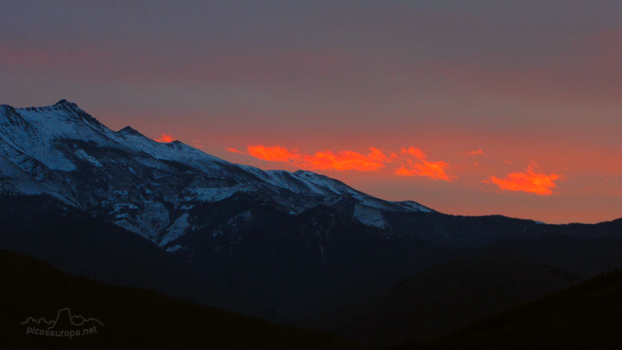Amanecer sobre Peña Sagra, La Liebana, Cantabria