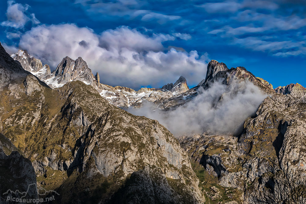 Vista de Picos de Europa desde las proximidades del Collado de Angón, Amieva, Picos de Europa